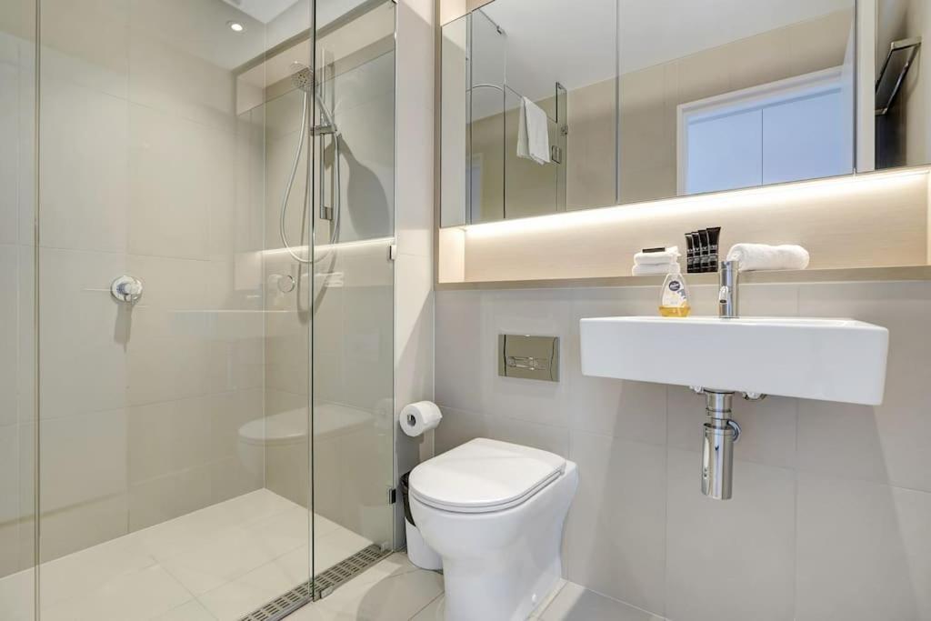 Wake Up In Front Of Water Bay Beckons- 2B2B1C Apartment Melbourne Exterior photo